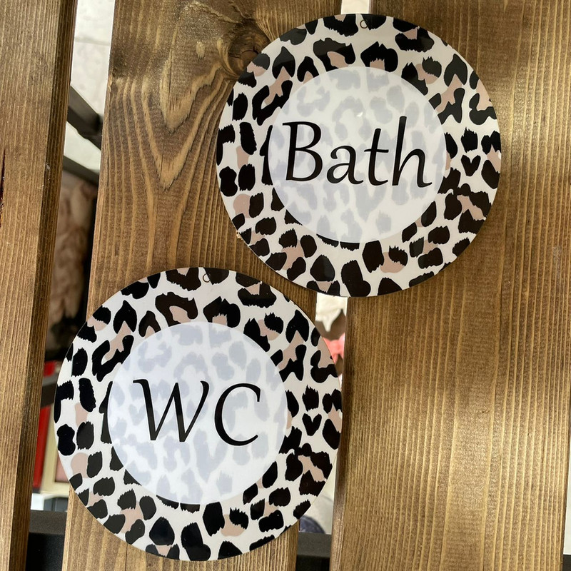 آویز تزیینی سرویس بهداشتی و حمام طرح پلنگی مجموعه دو عددی