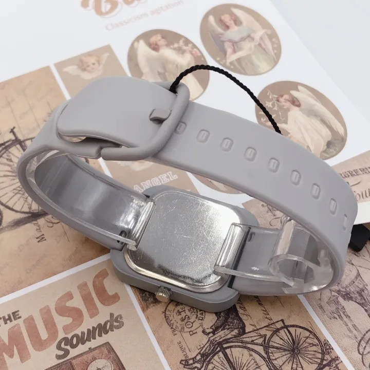 ساعت مچی عقربه ای بولون مدل تک موتوره