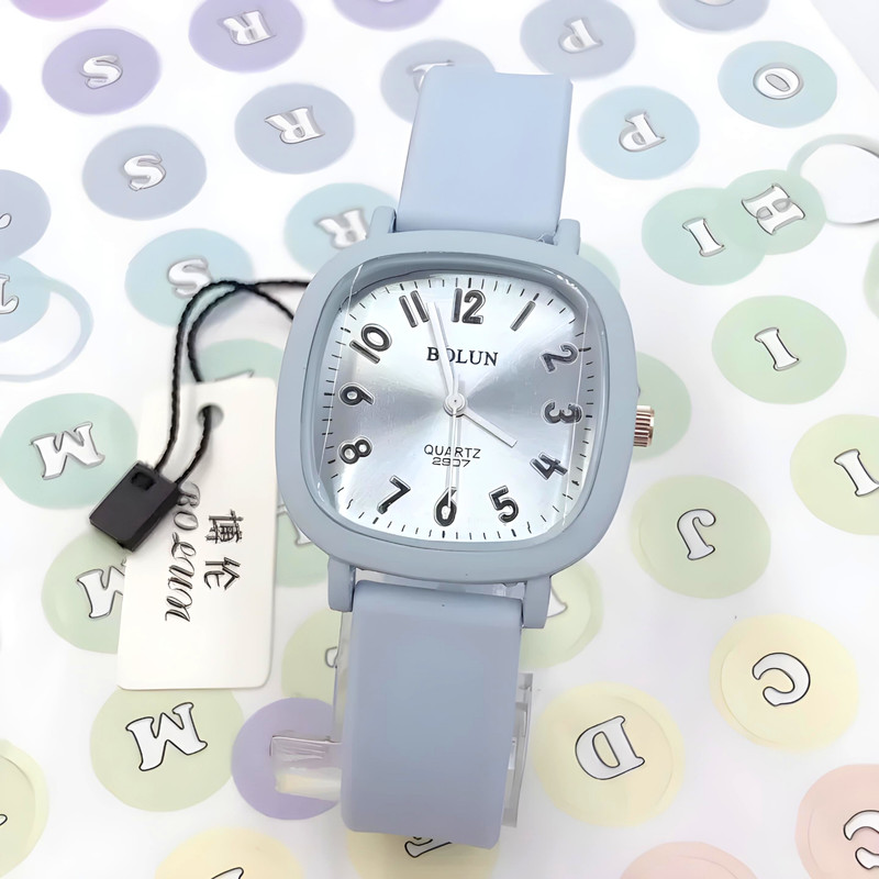 ساعت مچی عقربه ای بولون مدل بند پیو ضد آلرژی شیشه تراش 4