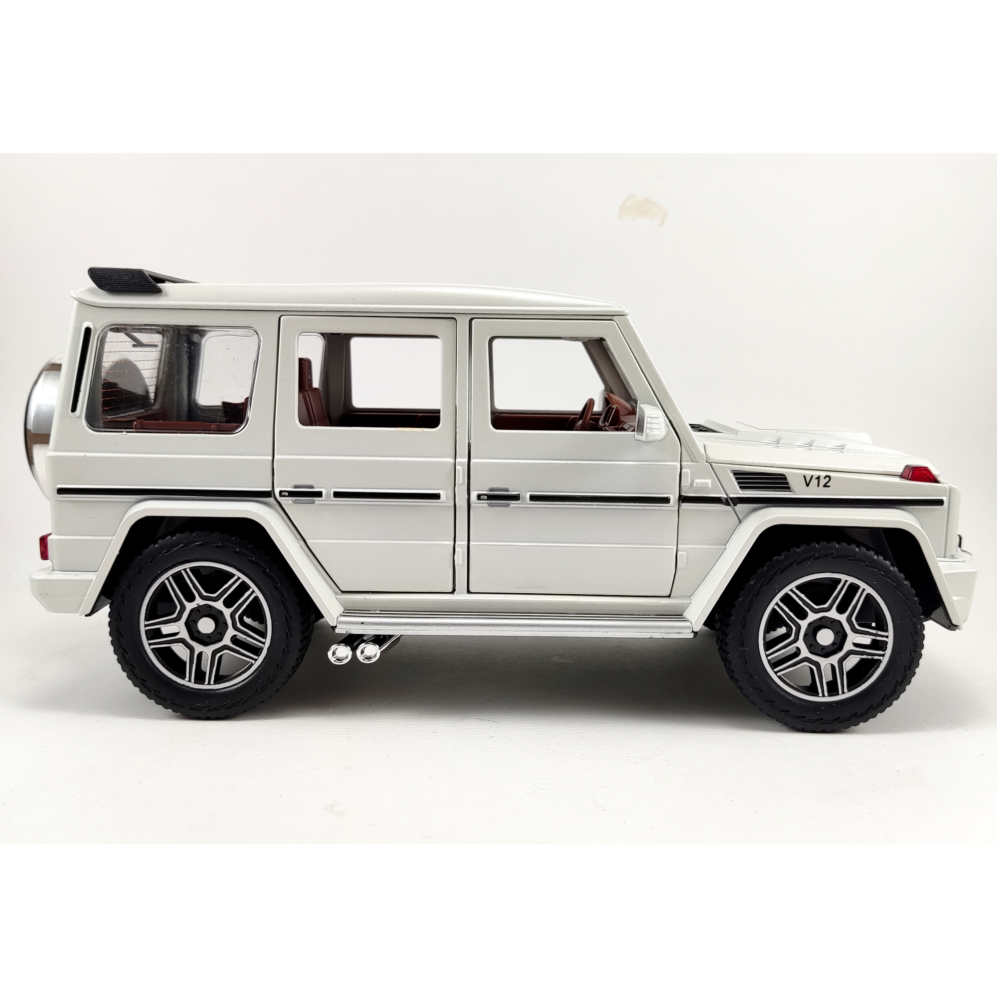 ماشین بازی مدل بنز G class کد CZ118