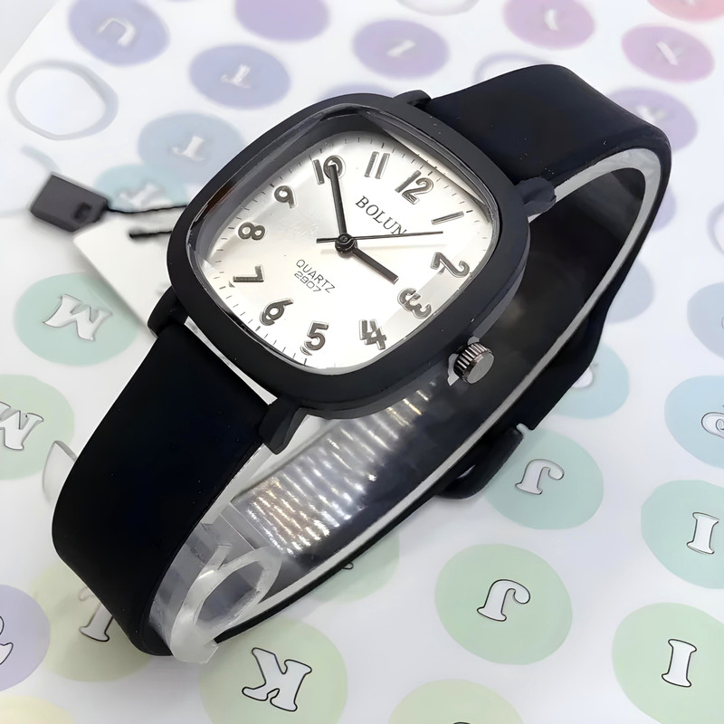 ساعت مچی عقربه ای بولون مدل بند پیو ضد آلرژی شیشه تراش 2