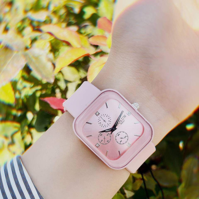 ساعت مچی عقربه ای بولون مدل تک موتوره بند