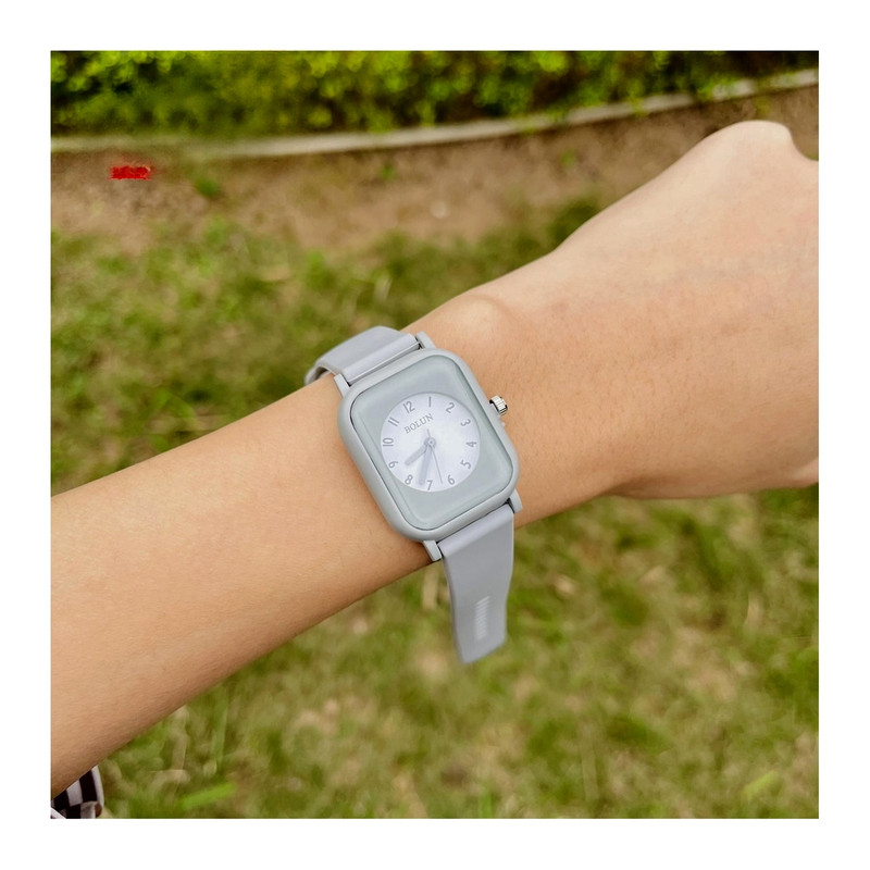 ساعت مچی عقربه ای بولون مدل بند پیو ضد حساسیت 