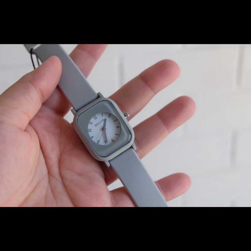 ساعت مچی عقربه ای بولون مدل بند پیو ضد حساسیت 