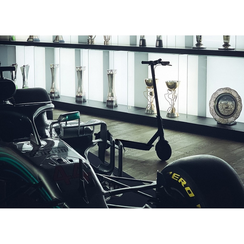 اسکوتر برقی شیائومی مدل Pro 2 Mercedes-AMG Petronas F1 Team Edition